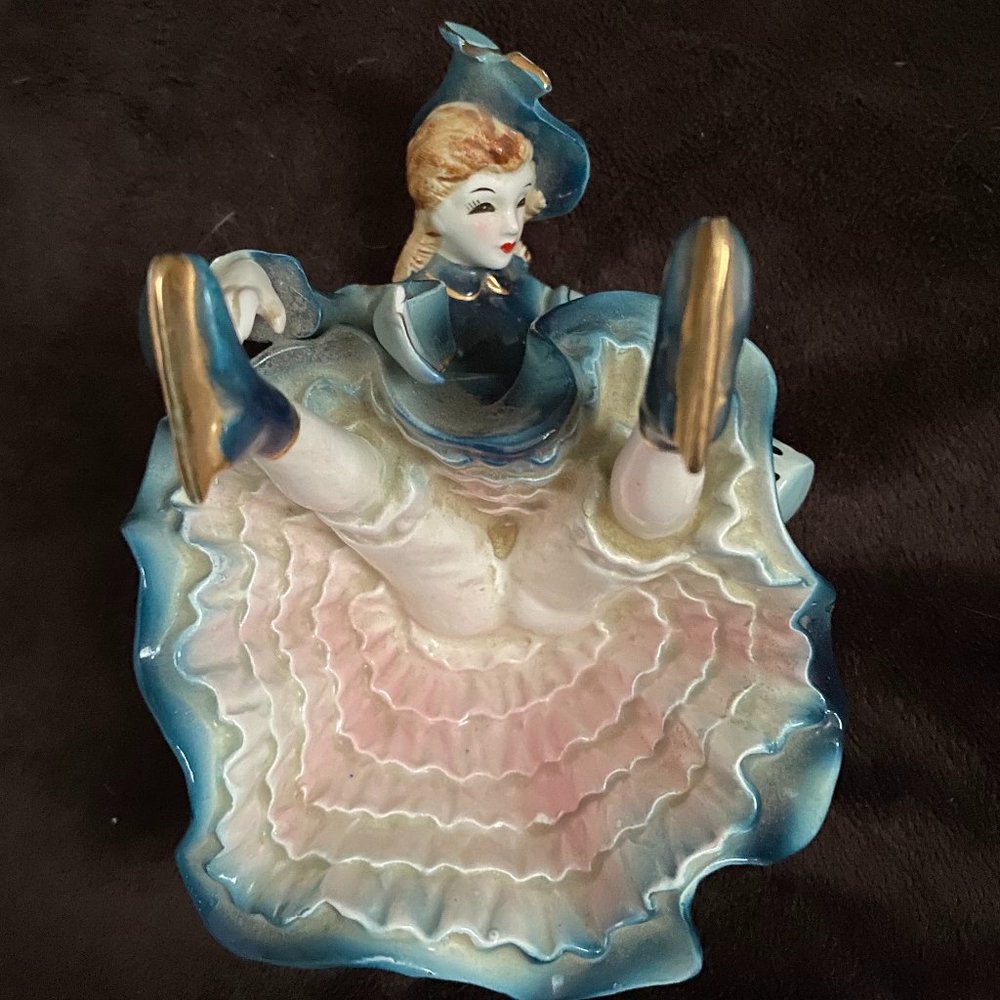ICE SKATER ARDALT Vintage Porcelain Victorian Ice Skater/Christmas
